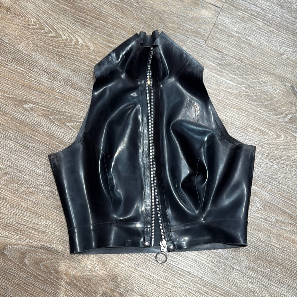 Black Zippered Sleeveless latex top